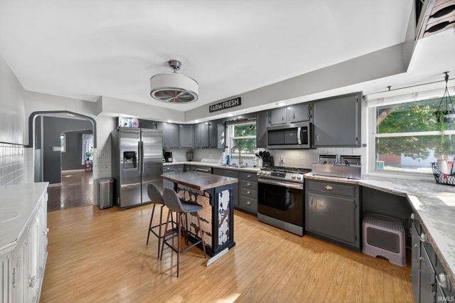 801 S Spring Street, Mishawaka, IN 46544