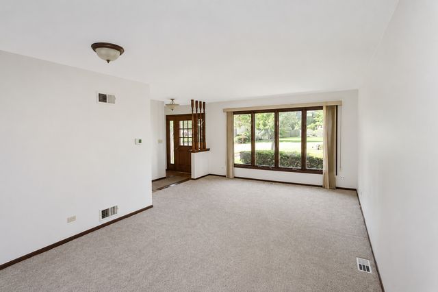 5111 Springdale Lane, Mchenry, IL 60050