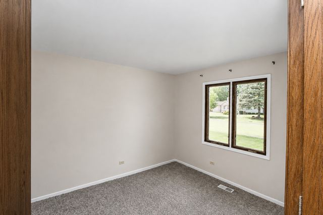 5111 Springdale Lane, Mchenry, IL 60050