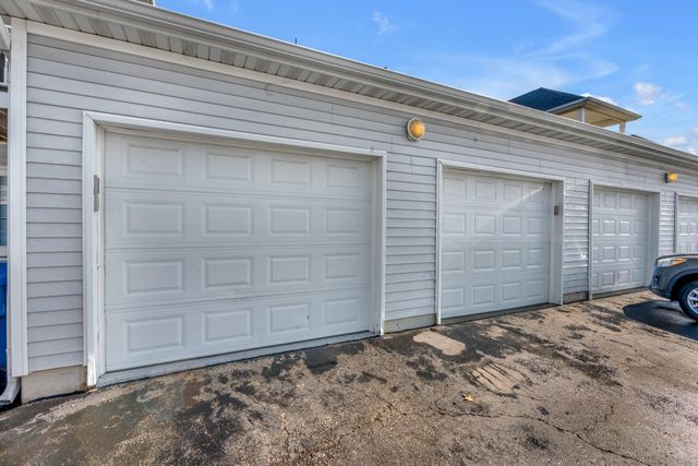 217 Prestwick Drive B, Valparaiso, IN 46385