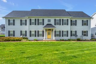 217 Prestwick Drive B, Valparaiso, IN 46385