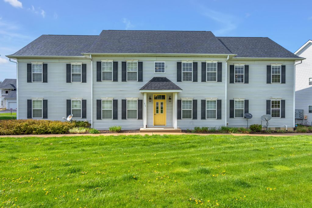 217 Prestwick Drive B, Valparaiso, IN 46385