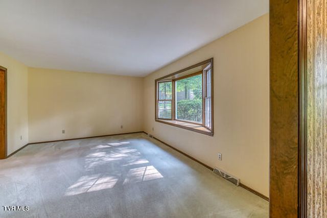 111 Churchill Circle, Bristol, TN 37620
