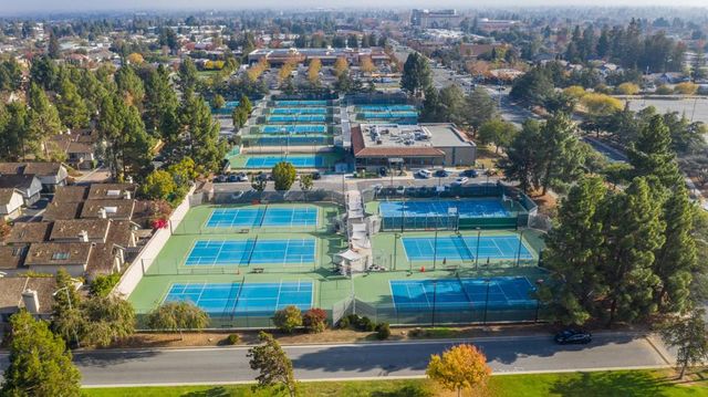 22963 Longdown Road, Cupertino, CA 95014