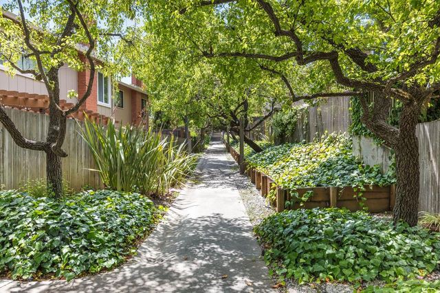 22963 Longdown Road, Cupertino, CA 95014