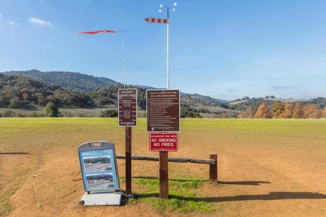 22963 Longdown Road, Cupertino, CA 95014
