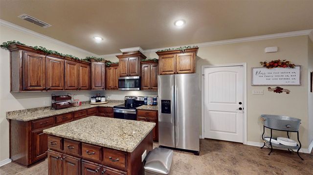 853 County Road 37, Tyler, TX 75706
