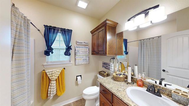 853 County Road 37, Tyler, TX 75706