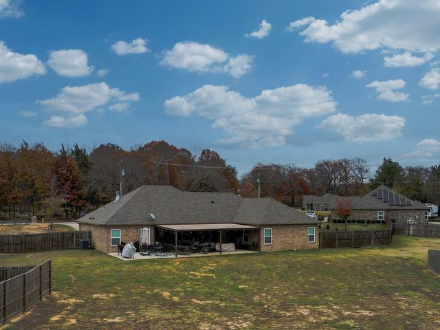 853 County Road 37, Tyler, TX 75706