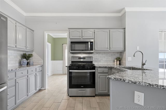 8500 E Norman Street, Broken Arrow, OK 74014