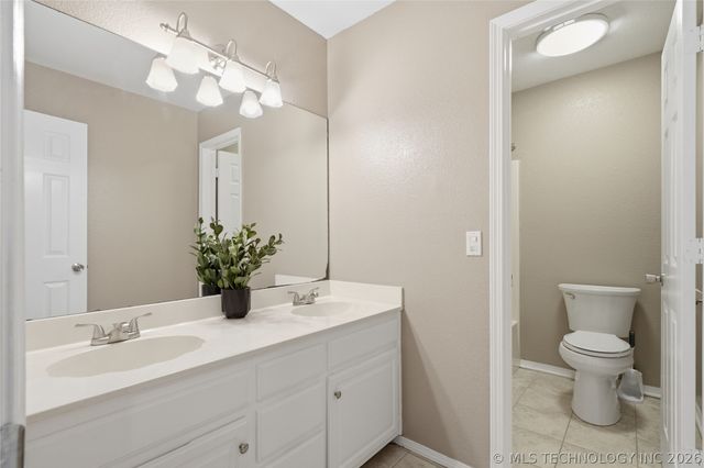 8500 E Norman Street, Broken Arrow, OK 74014