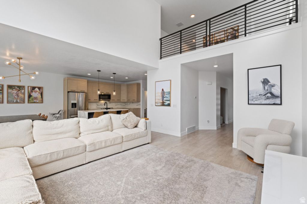 Image 11 of property listing at 947 W CUSHING RD, Bluffdale, UT 84065