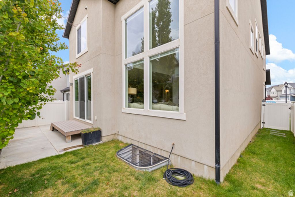 Image 51 of property listing at 947 W CUSHING RD, Bluffdale, UT 84065
