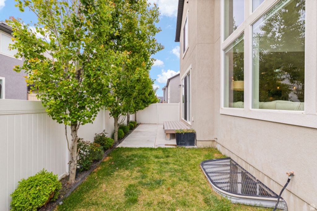 Image 52 of property listing at 947 W CUSHING RD, Bluffdale, UT 84065