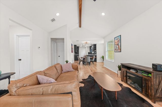 1212 Woodland Avenue, Fort Worth, TX 76110