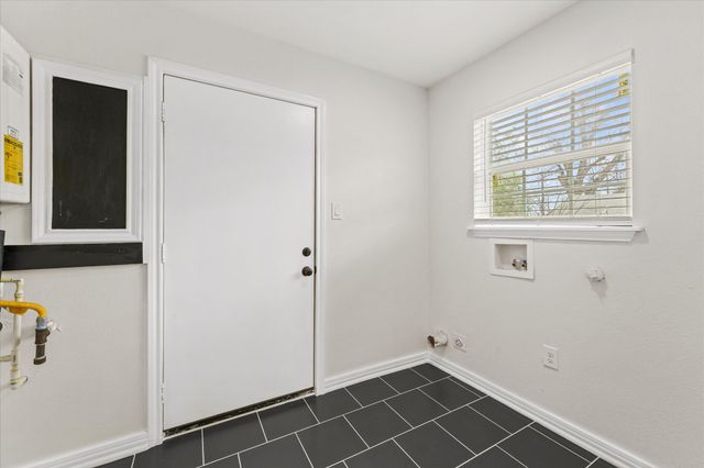 1212 Woodland Avenue, Fort Worth, TX 76110