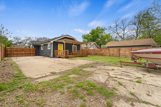 1212 Woodland Avenue, Fort Worth, TX 76110