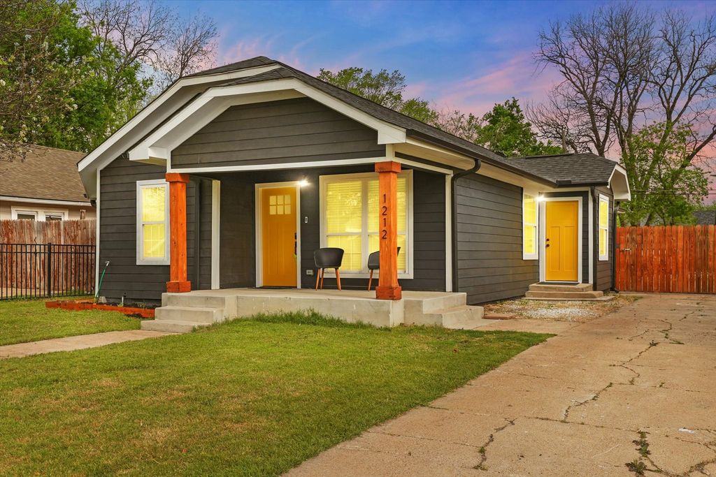 1212 Woodland Avenue, Fort Worth, TX 76110