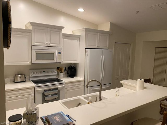 2790 Cypress Trace CIR 2225, Naples, FL 34119
