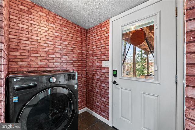 26271 DOGWOOD DR, Ruther Glen, VA 22546