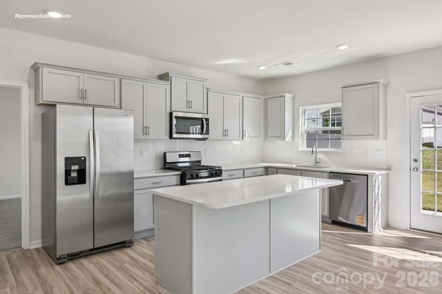 588 17th Avenue Court NE, Hickory, NC 28601