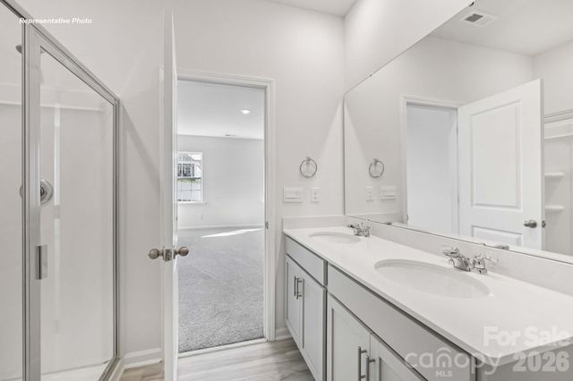 588 17th Avenue Court NE, Hickory, NC 28601