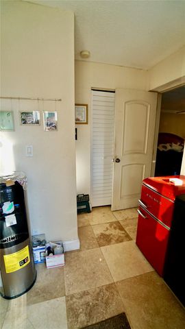 1240 SW 4th Ave, Pompano Beach, FL 33060