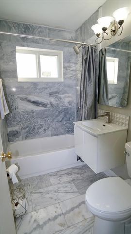 1240 SW 4th Ave, Pompano Beach, FL 33060