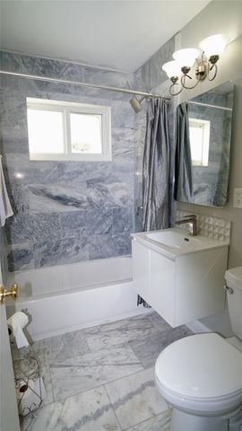 1240 SW 4th Ave, Pompano Beach, FL 33060