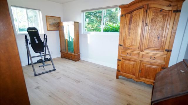 1240 SW 4th Ave, Pompano Beach, FL 33060