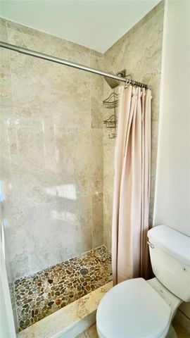 1240 SW 4th Ave, Pompano Beach, FL 33060