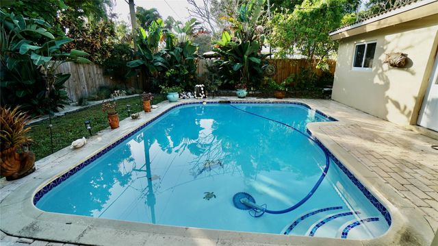 1240 SW 4th Ave, Pompano Beach, FL 33060