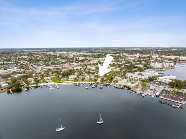 114 S Lake Drive, Lantana, FL 33462