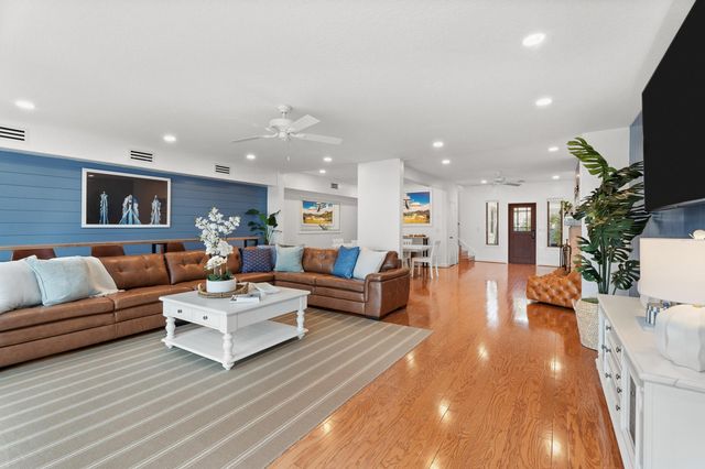 114 S Lake Drive, Lantana, FL 33462