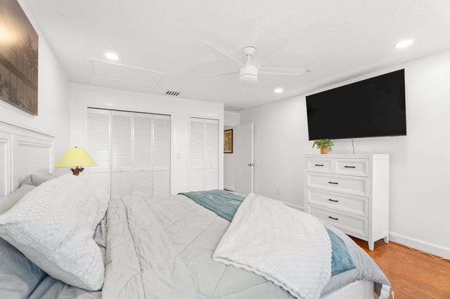 114 S Lake Drive, Lantana, FL 33462