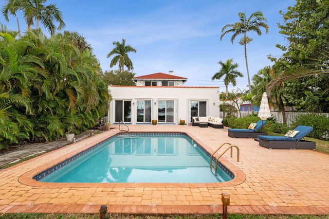 114 S Lake Drive, Lantana, FL 33462