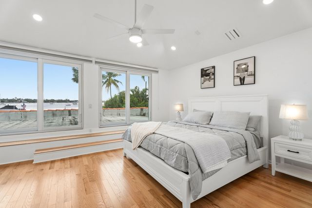 114 S Lake Drive, Lantana, FL 33462