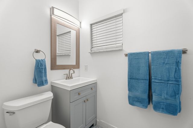 114 S Lake Drive, Lantana, FL 33462