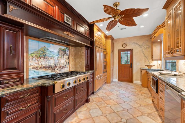 114 S Lake Drive, Lantana, FL 33462