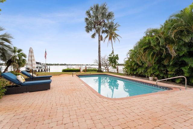 114 S Lake Drive, Lantana, FL 33462