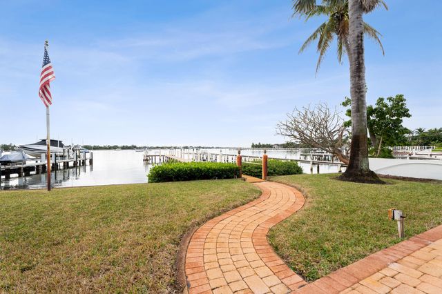 114 S Lake Drive, Lantana, FL 33462