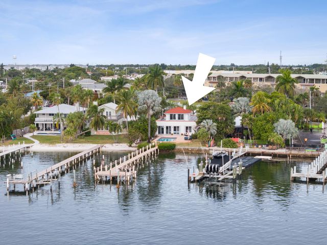 114 S Lake Drive, Lantana, FL 33462