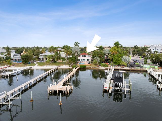 114 S Lake Drive, Lantana, FL 33462