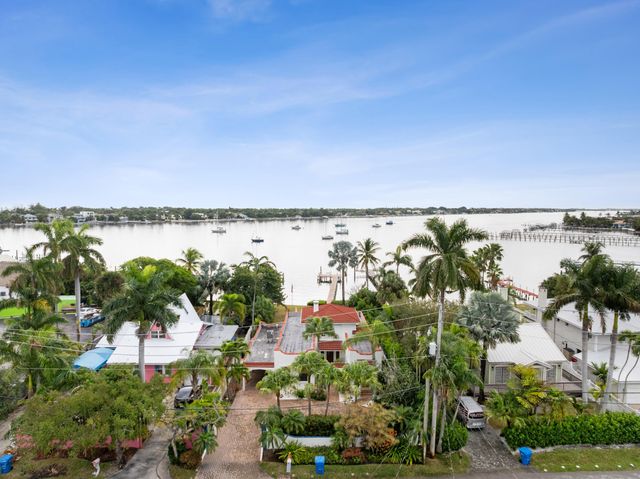 114 S Lake Drive, Lantana, FL 33462