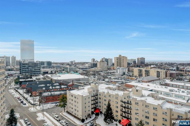 2200 N Central Road 15C, Fort Lee, NJ 07024