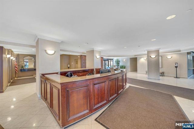 2200 N Central Road 15C, Fort Lee, NJ 07024