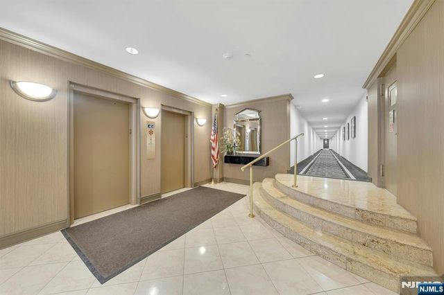 2200 N Central Road 15C, Fort Lee, NJ 07024