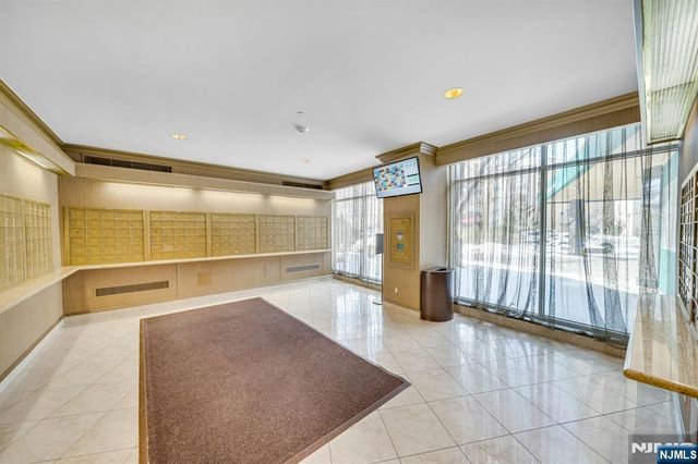 2200 N Central Road 15C, Fort Lee, NJ 07024