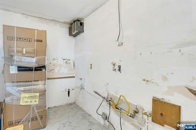 2200 N Central Road 15C, Fort Lee, NJ 07024