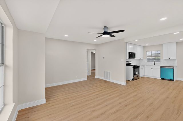 930 Shawnee Trace, Grand Prairie, TX 75051